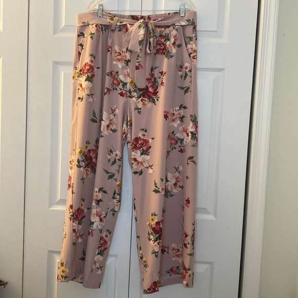 Torrid Lilac Purple Floral Crepe Wide Leg Pant - Picture 4 of 9